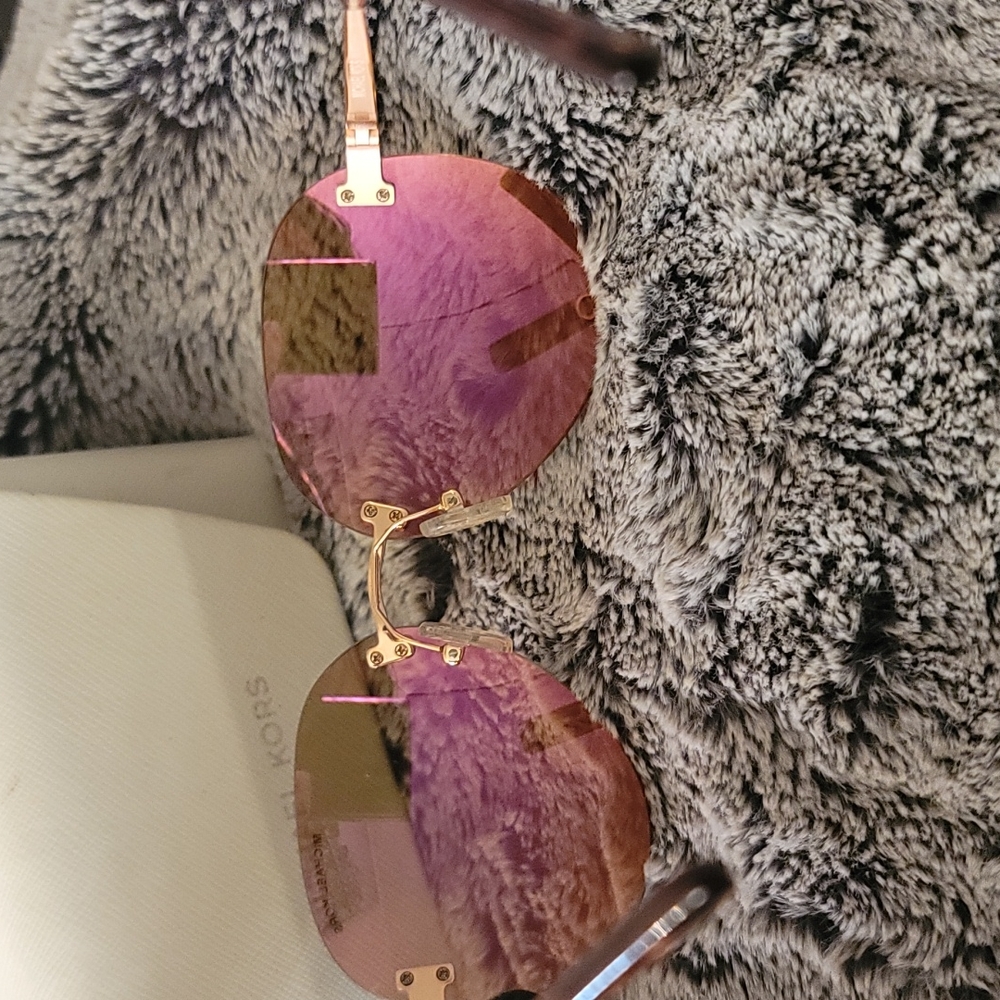 Michael kors sunglasses - Picture 3 of 5